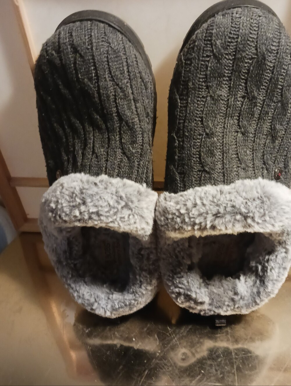 Skechers Black Slip-On Knit Mule Slippers Colors Grey & Light Grey Sz.8